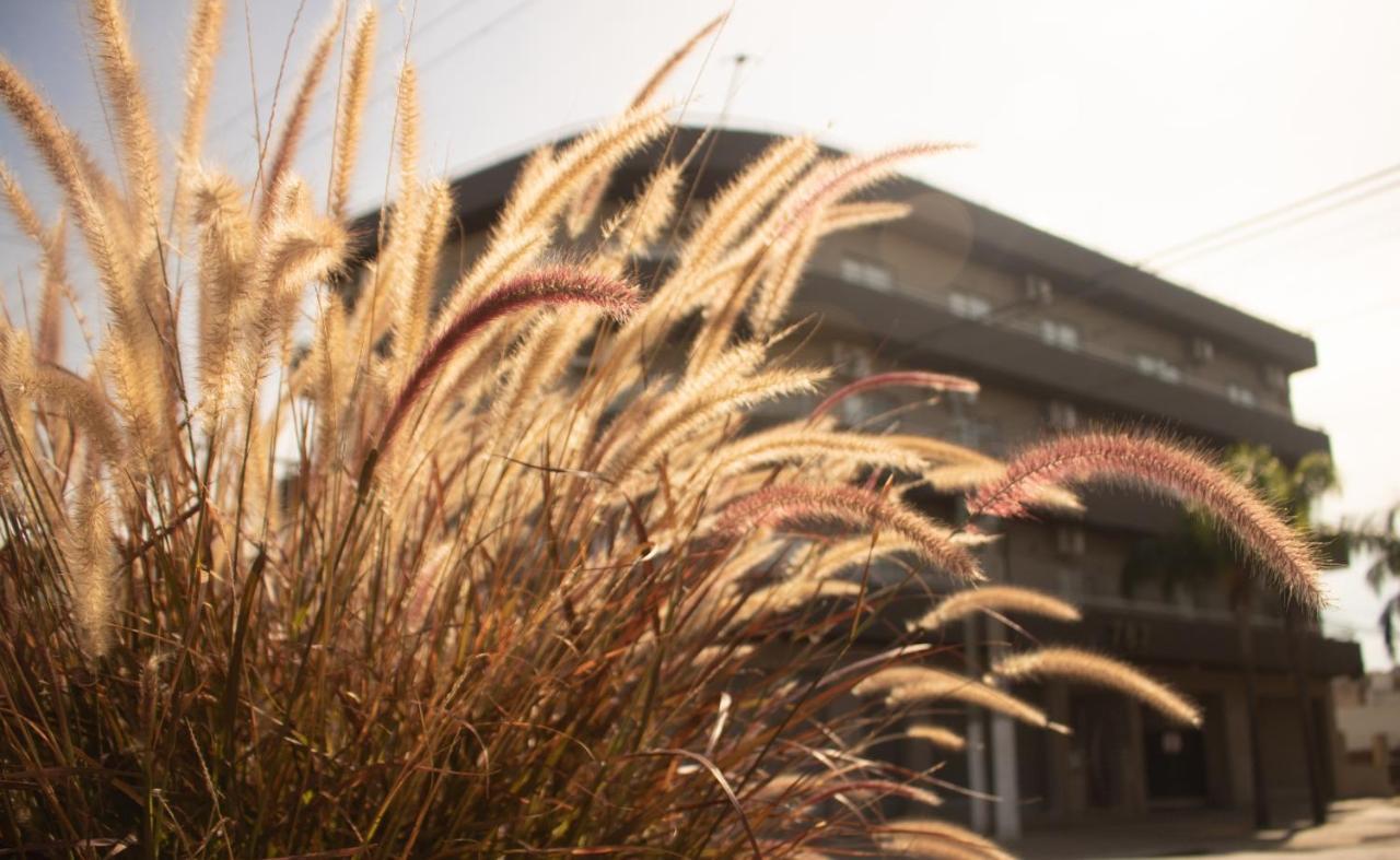 Rondpoint Pilar Apartment ปีลาร์ ภายนอก รูปภาพ